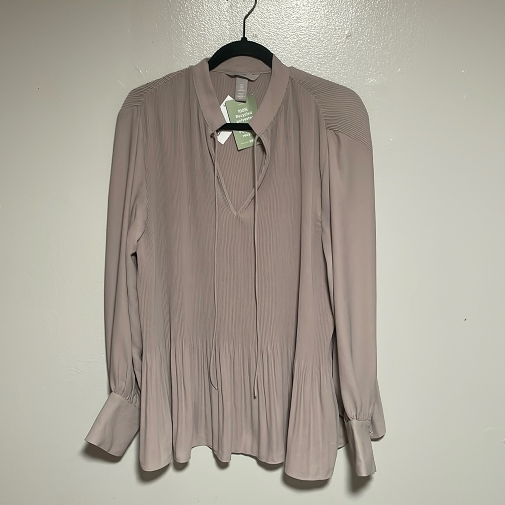 H&M Light purple flowy blouse, brand new with tags Size M